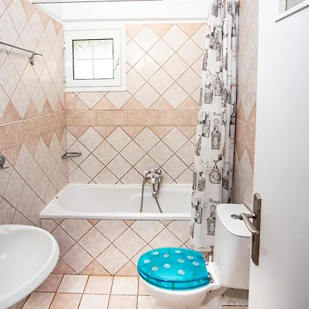 Tholeto Apartment