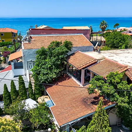 Apartament Tholeto *