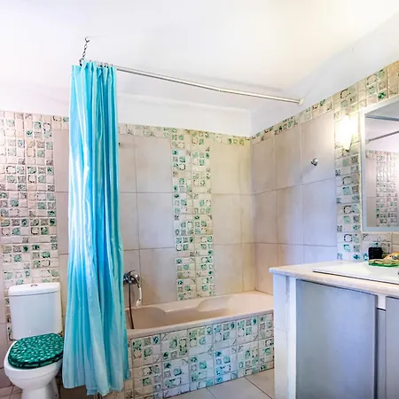 Tholeto Apartment *